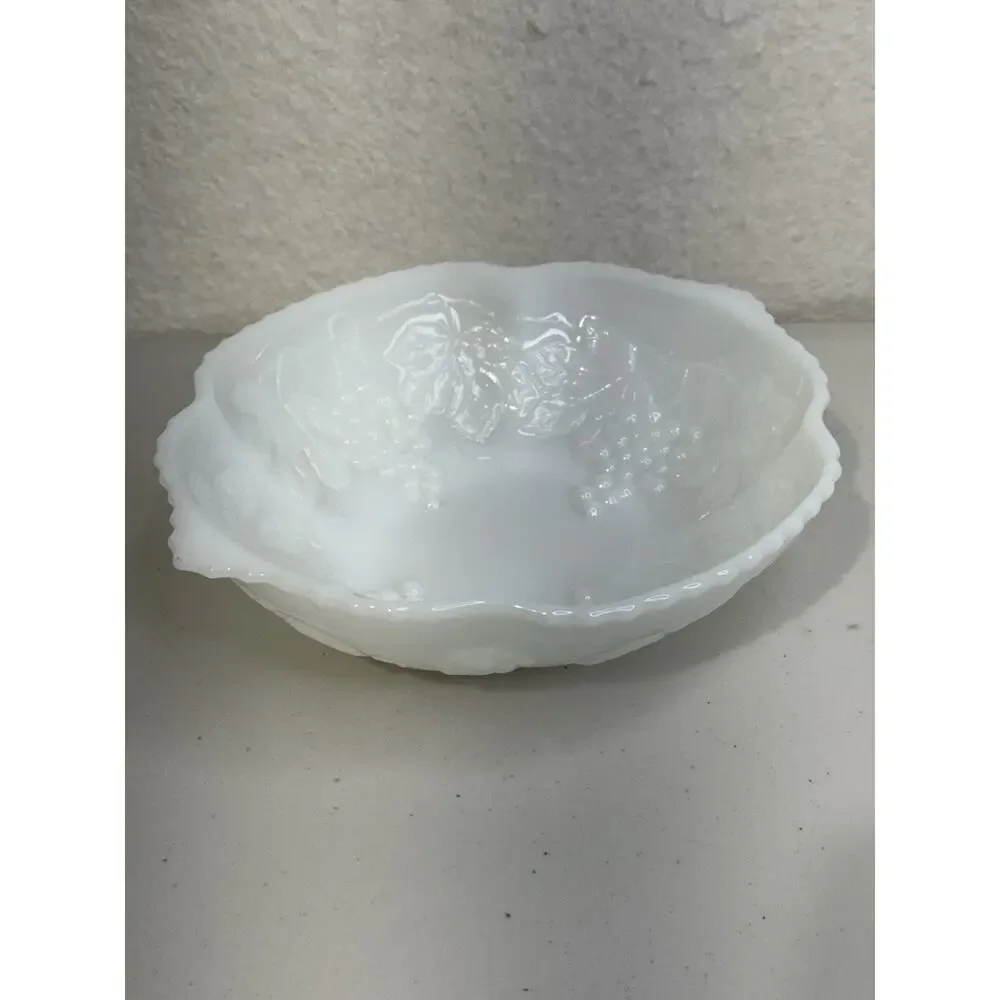 Vintage Anchor Hocking White Milk Glass Serving Bowl Grapes Pattern 10